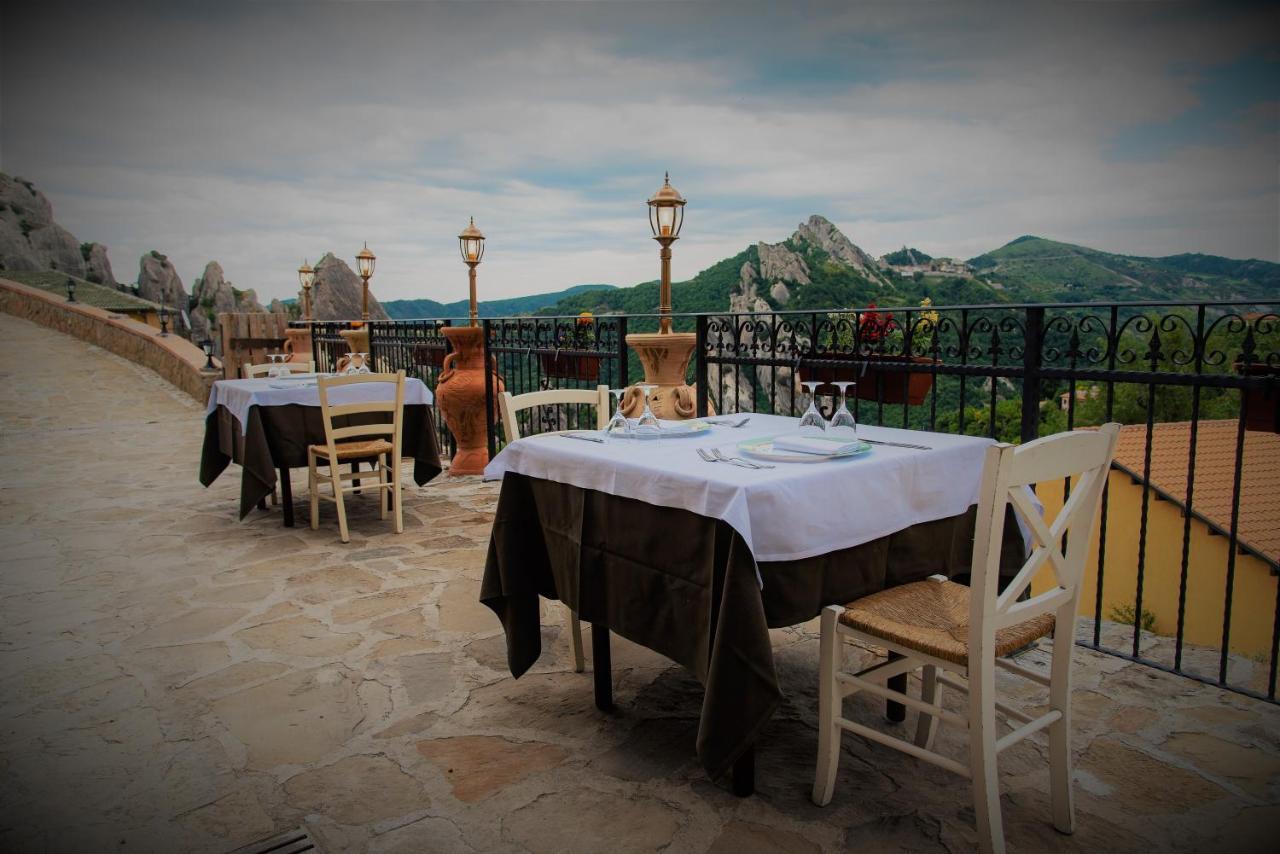 Bed and Breakfast Monserrat à Castelmezzano Extérieur photo