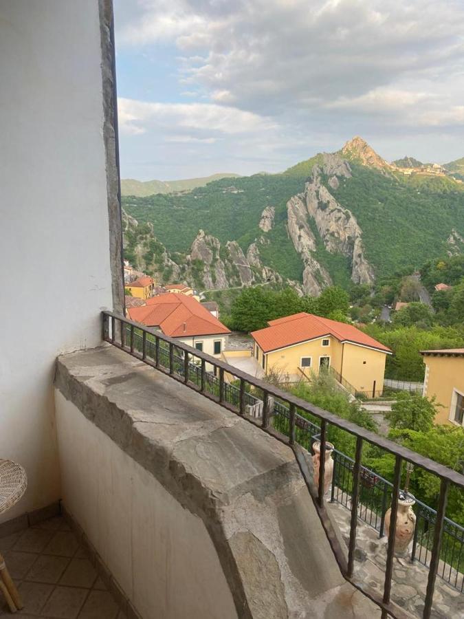 Bed and Breakfast Monserrat à Castelmezzano Extérieur photo