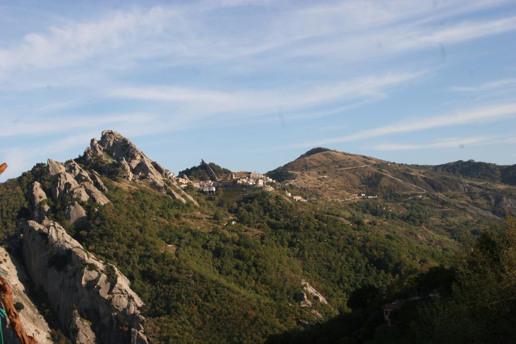 Bed and Breakfast Monserrat à Castelmezzano Extérieur photo