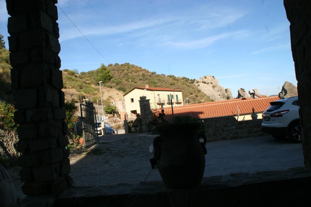 Bed and Breakfast Monserrat à Castelmezzano Extérieur photo